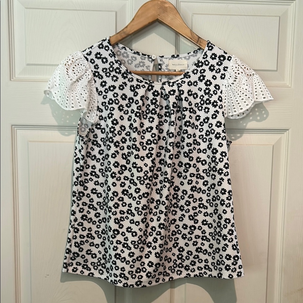 MELLODAY Black and White Boxy Embellished Blouse